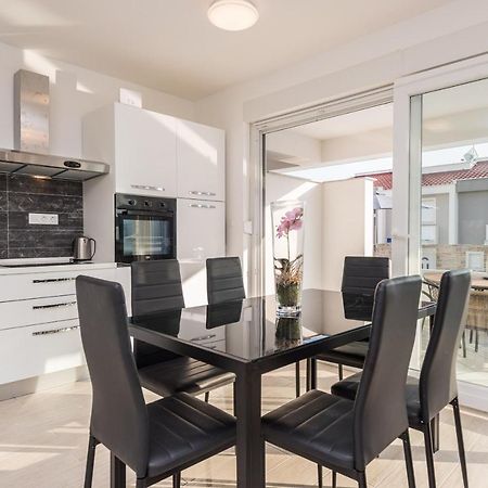 Sara Luxury Apartment With A Pool Novalja Extérieur photo