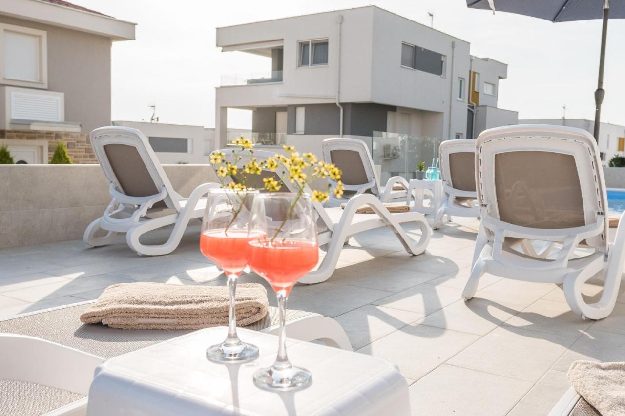 Sara Luxury Apartment With A Pool Novalja Extérieur photo